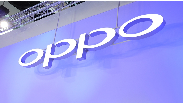 Oppo патентует смартфон с двумя дисплеями Oppo патентует смартфон с двумя дисплеями